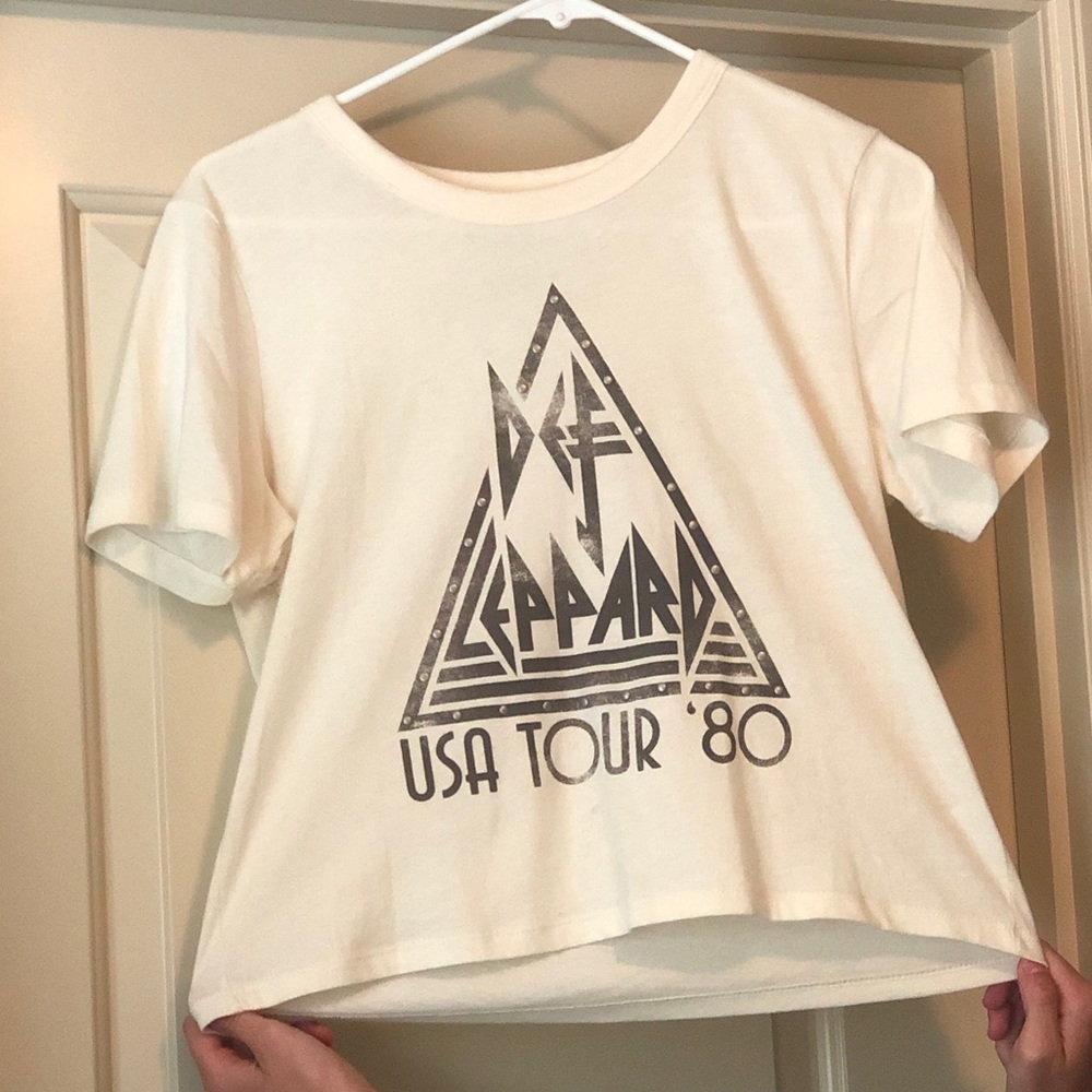 American Eagle cropped tee